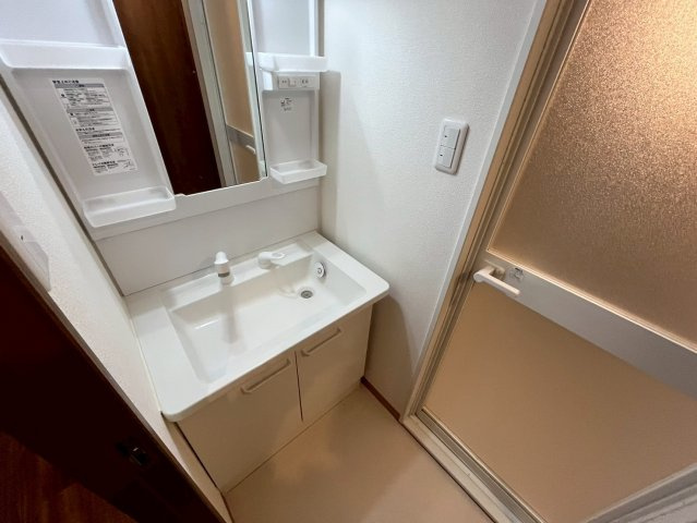 神戸市灘区都通２丁目の賃貸マンションの洗面所