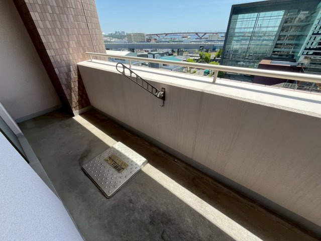 神戸市灘区都通２丁目の賃貸マンションのバルコニー