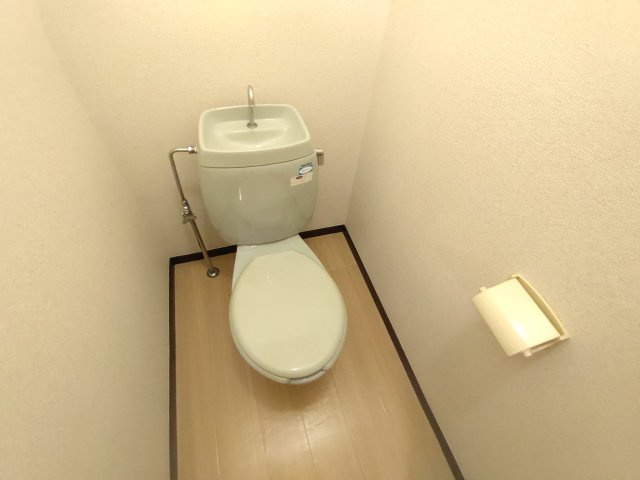 フレンドハイツのトイレ|※写真は別部屋です