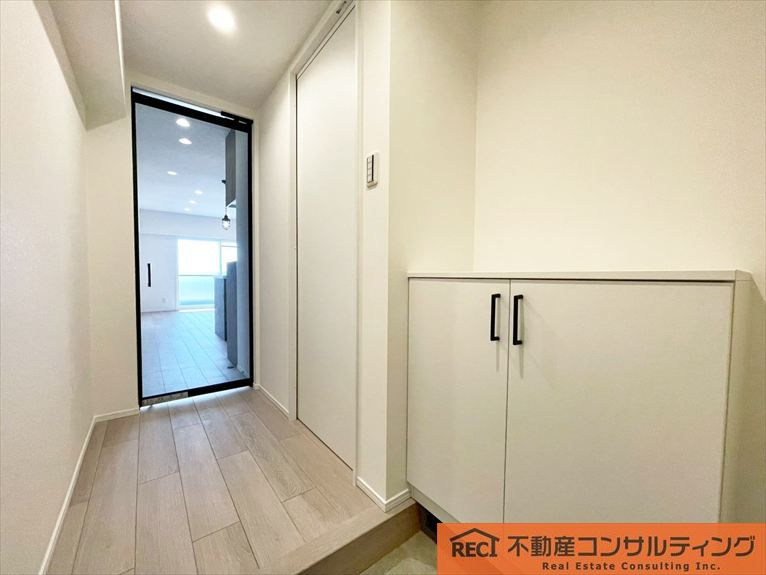 六甲ハイツの玄関