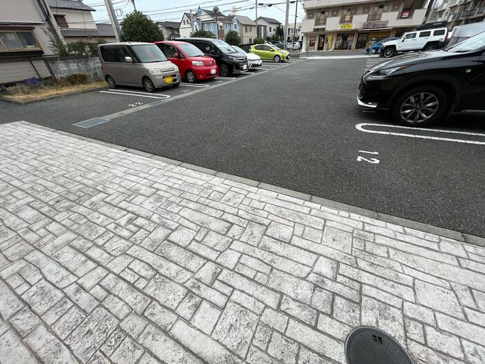 Ｃｏｍｏｄｏ Ｓａｔｓｕｋｉの駐車場