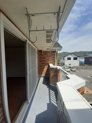 【バルコニー】 | シェーネⅡ | 陽当たり良好なバルコニーです