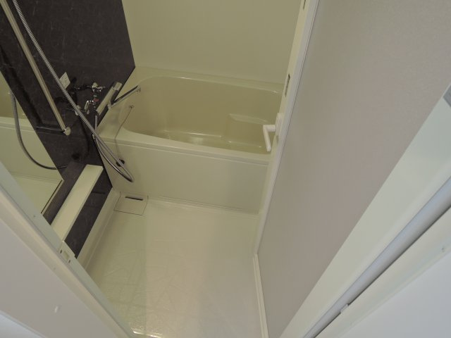 高槻市天王町のアパートの浴室