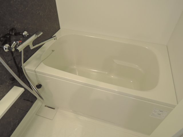 高槻市天王町のアパートの浴室