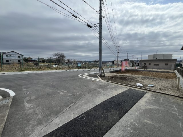 飯能市岩沢・全1棟　新築一戸建　～北東角地～の前面道路含む現地写真|2026年3月6日撮影