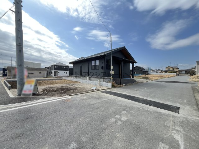 飯能市岩沢・全1棟　新築一戸建　～北東角地～の前面道路含む現地写真|2026年3月6日撮影