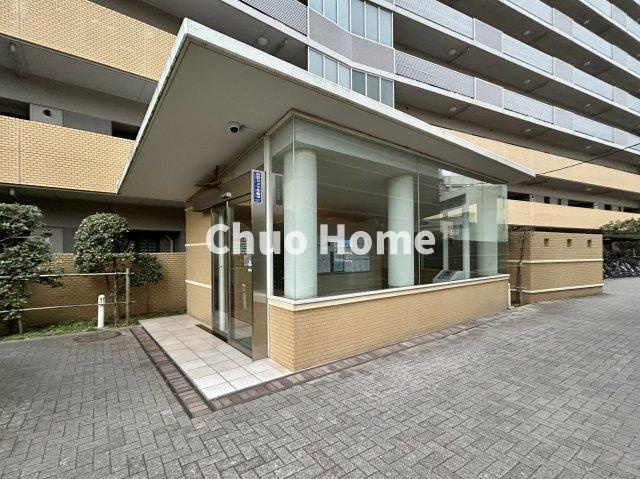 プランヴェールEXサザンウイングのエントランス|【エントランス】マンションのエントランスは、その物件の印象を決める、顔とも言える場所です。毎日通る場所ですからきれいなのが一番です。