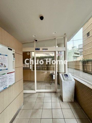 プランヴェールEXサザンウイングの受付|【オートロック】オートロックシステムでセキュリティ充実。当たり前ですが、安全で安心して暮らすのって大事ですよね。お探しのご条件でオートロック付きの物件を探す方も多いですがやはりセキュリティは大事です。