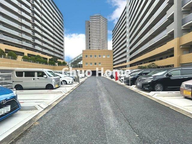 プランヴェールEXサザンウイングの駐車場|【敷地内駐車場】最新の空き状況や費用などの詳細は担当スタッフまでお問い合わせください。