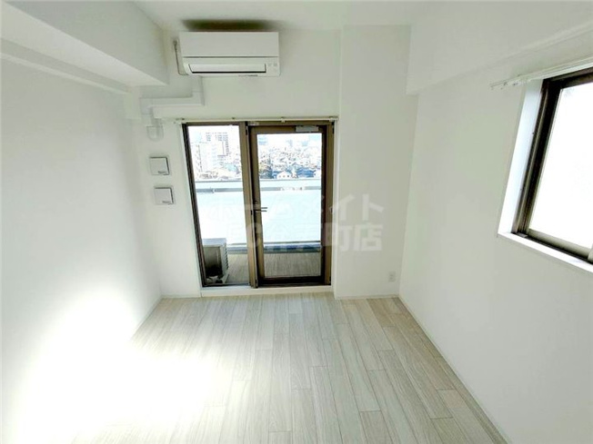 【居間・リビング】 | エスリード弁天町クレール | 居間です