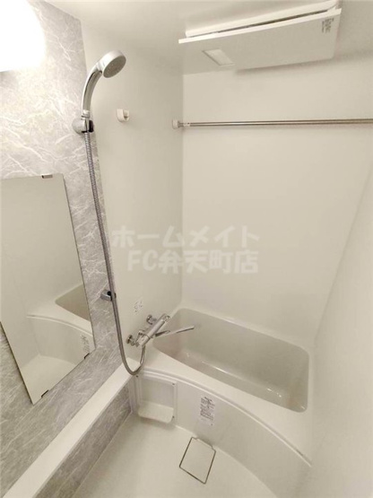 【浴室】 | エスリード弁天町クレール | 落ち着いた空間のお風呂です