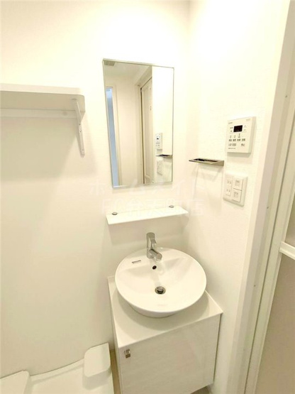【洗面所】 | エスリード弁天町クレール | 使いやすい洗面所です