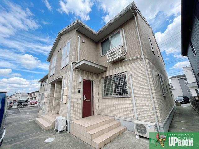 フェリーチェ中山の駐車場