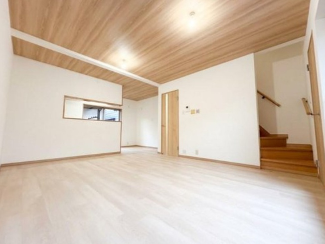 【居間・リビング】 | 山科区西野楳本町　中古戸建