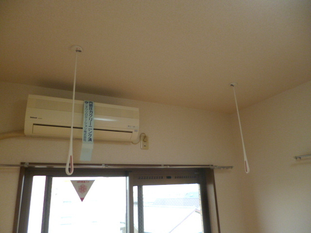 Ｋ和泉ビルの内装|★雨の日のお洗濯に便利な、室内物干しフックです★