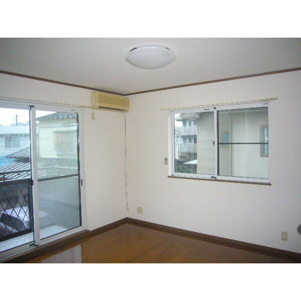 プレミール上田の居間・リビング