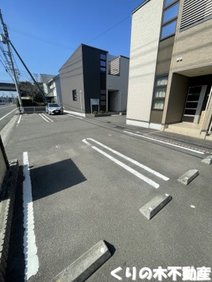【駐車場】 | サンライズ砂子 | 駐車場完備です