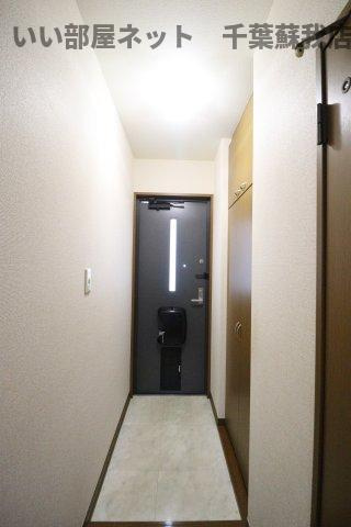 セジュール山の根の玄関|収納もある玄関です