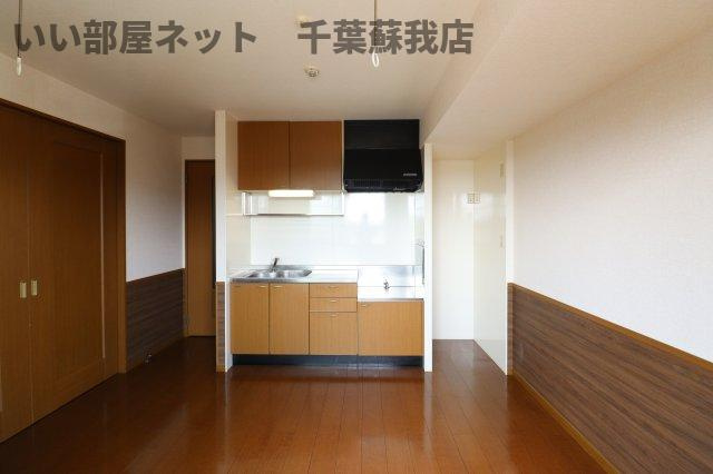 セジュール山の根の居間・リビング|こちらのリビングで趣味の時間をお楽しみください