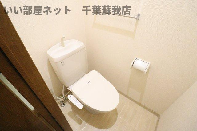 セジュール山の根のトイレ|落ち着いた色調のトイレです