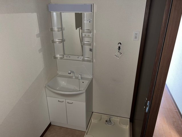 クレアージュ小中野Aの洗面所