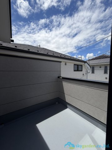 秦野市萩が丘1期　新築戸建　全3棟3号棟のバルコニー