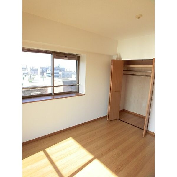 サンビオ空港通りの洋室