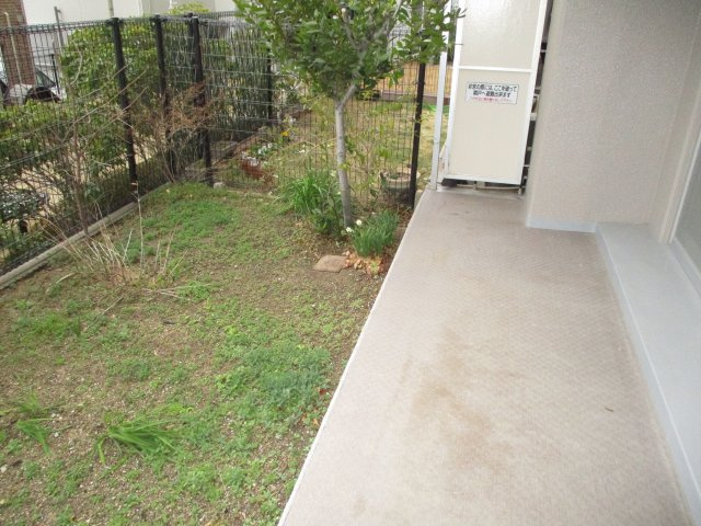 グランプレステージ西明石の庭