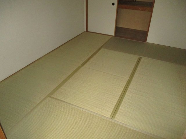 グランプレステージ西明石の和室