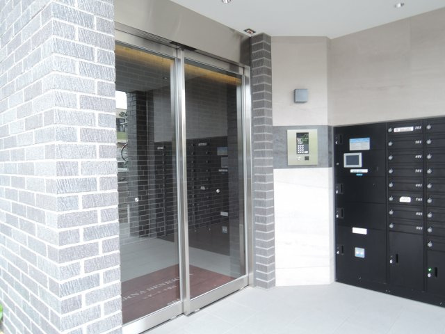 エターナ千里丘のエントランス