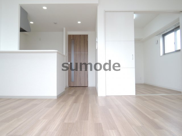 エターナ千里丘の居間・リビング|写真は同マンション別部屋