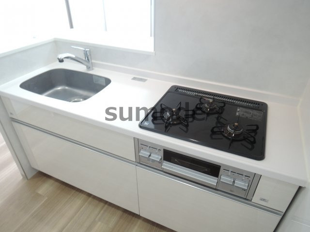 エターナ千里丘のキッチン|写真は同マンション別部屋