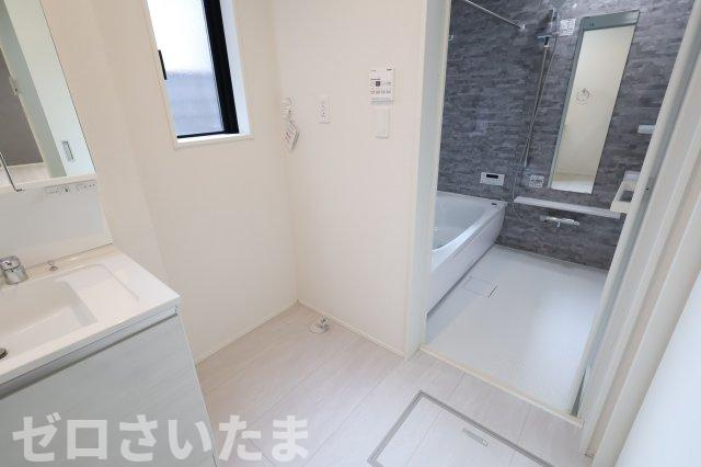 《仲介手数料無料》志木市中宗岡２丁目15-45新築一戸建てグラファーレのランドリースペース