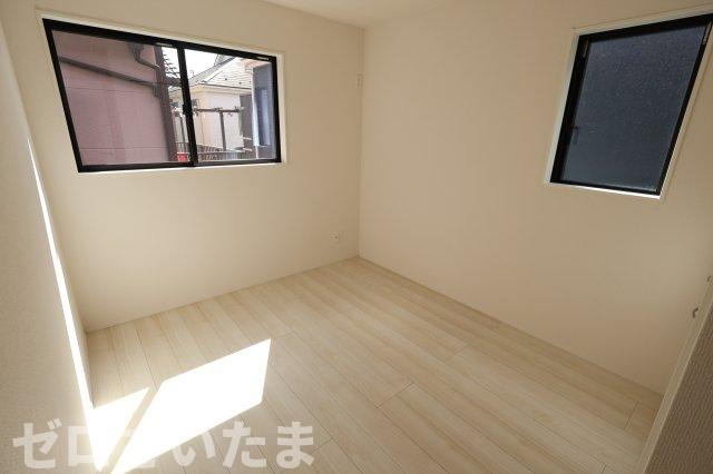 《仲介手数料無料》志木市中宗岡２丁目15-45新築一戸建てグラファーレの洋室