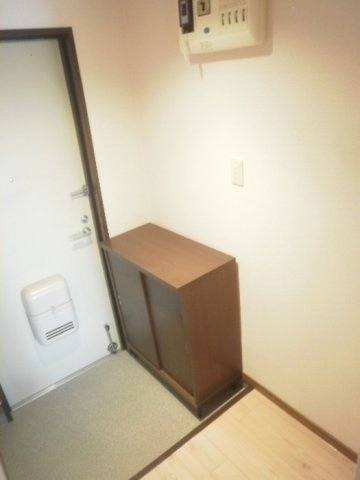 サンフィールド赤鍋の玄関