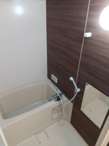 サンフィールド赤鍋の浴室