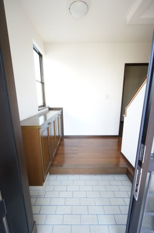市原市古市場貸家の玄関|当日の見学大歓迎！