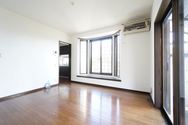 市原市古市場貸家の居間・リビング|オンライン対能応可！