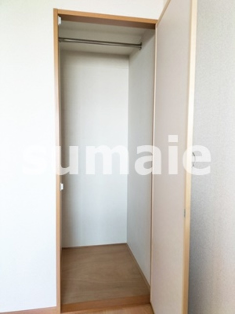 フローラ浦和の収納|奥行のある収納スペース。