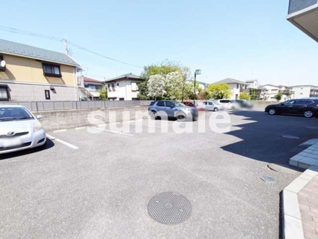 フローラ浦和の駐車場|敷地内駐車場あります☆