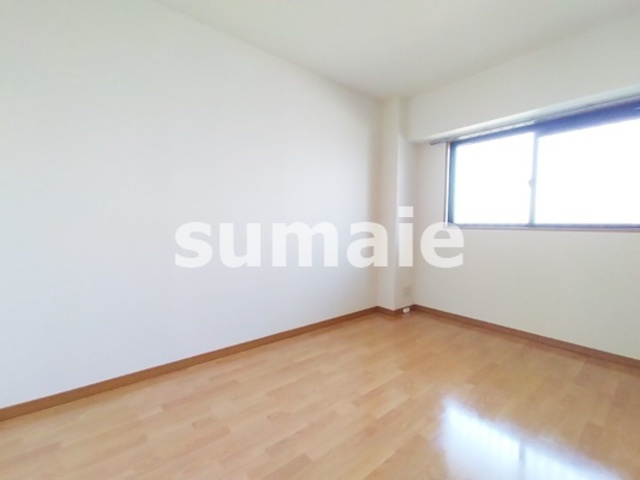 フローラ浦和の寝室|使いやすい洋室です。