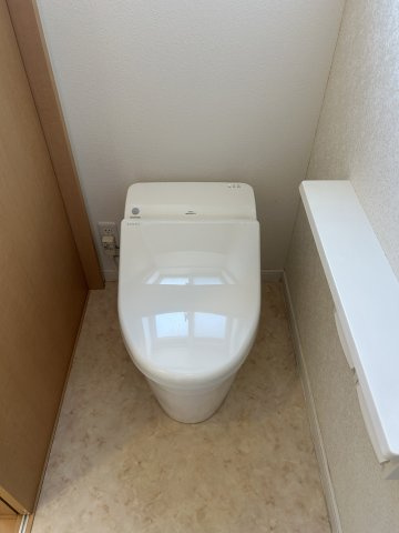 阿見町鈴木のトイレ|2階トイレの写真です。