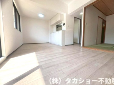 【居間・リビング】 | ちはら台ファミールハイツ　7号棟 | 家族が集まるリビングは明るく広々しております☆彡