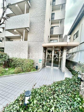 シュワーブ裏垣のエントランス