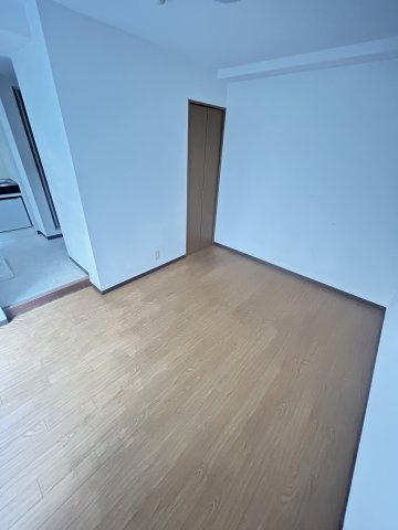 VERDE KITANOの居間・リビング