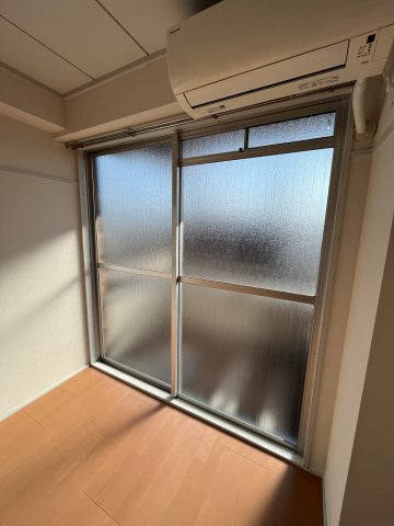 第三長門ビルの洋室|個人の部屋や寝室として使える洋室です