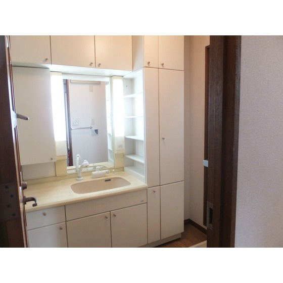 SELECT神楽坂の洗面所|忙しい朝には欠かせない洗面所です