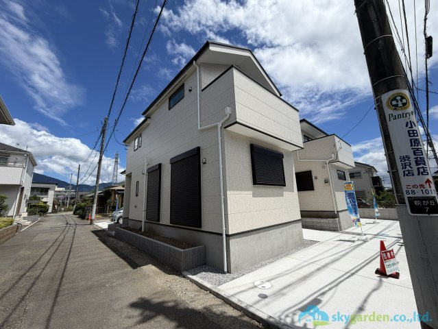 秦野市萩が丘1期　新築戸建　全3棟2号棟