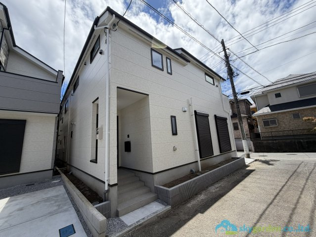 秦野市萩が丘1期　新築戸建　全3棟2号棟の外観