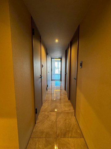 キャナルワーフタワーズWESTの内装|廊下部分です♪